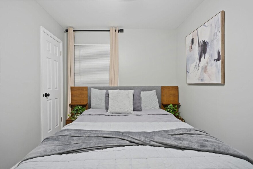 Building Photo - 508 S Warrington Rd