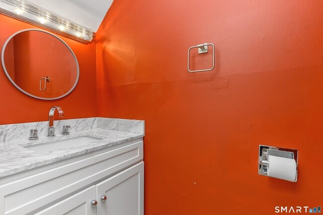 Building Photo - 5 Talcott Forest Rd