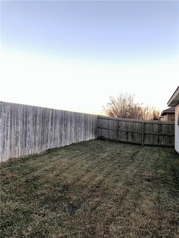Building Photo - 221 Geode Ln