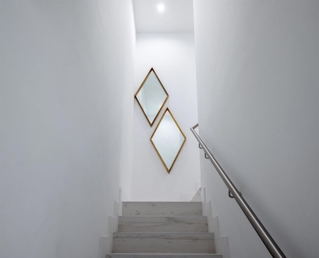 Building Photo - 6864 SW 80th St