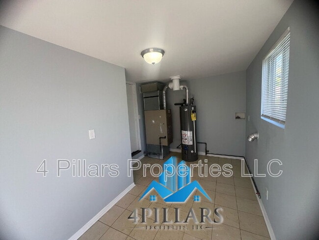 Building Photo - 2612 Vine Ct