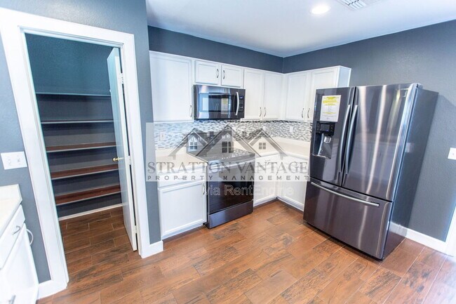 Building Photo - 9630 W Kingman St