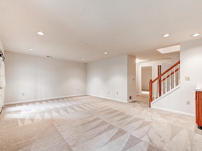 Building Photo - 11919 Thurloe Dr