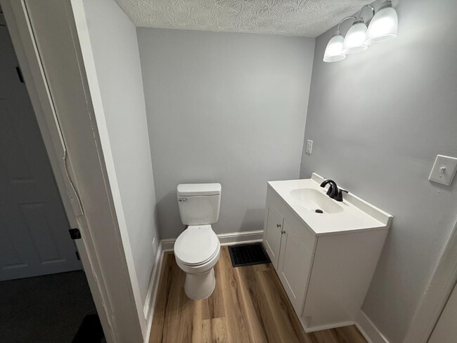 Building Photo - 127 4th St