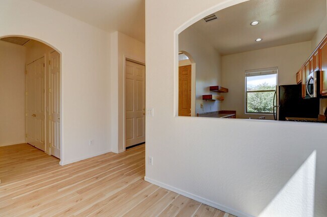 Building Photo - 6461 E Kilkenny Pl