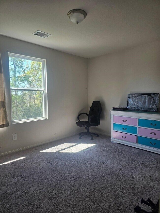 Building Photo - 1010 Cedar Point Dr