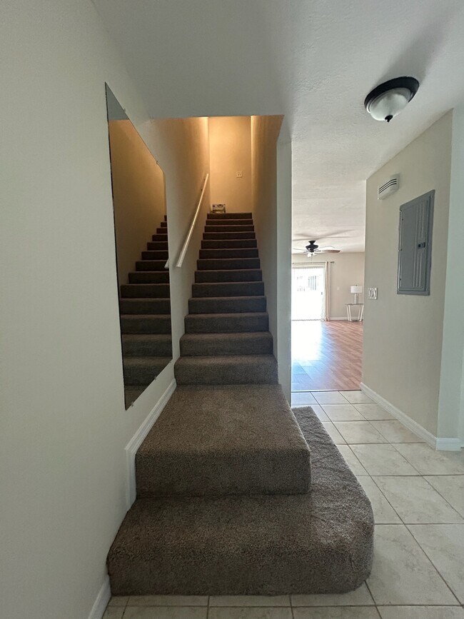 Building Photo - 5206 Sunridge Palms Dr