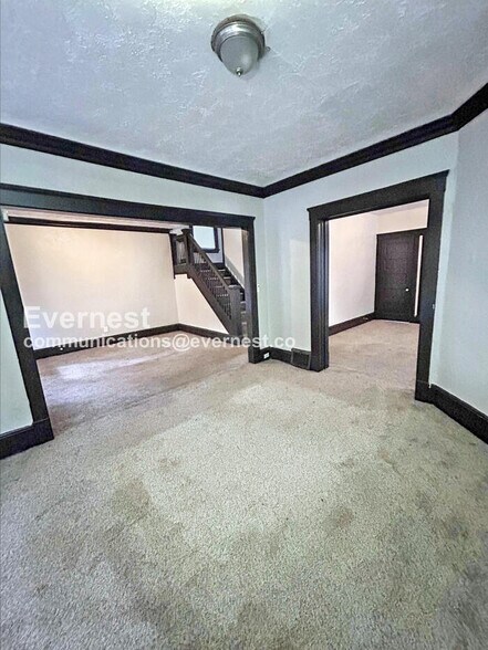 Building Photo - 10911 Hathaway Ave