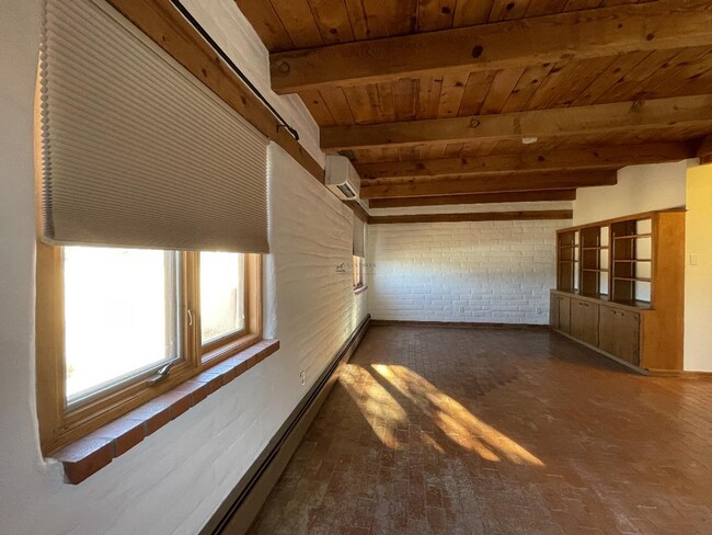 Building Photo - 311 Portrillo Dr