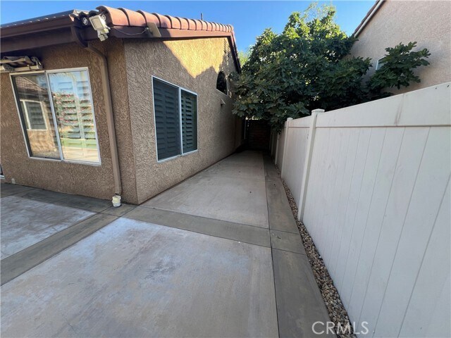 Building Photo - 2664 W La Morada Dr