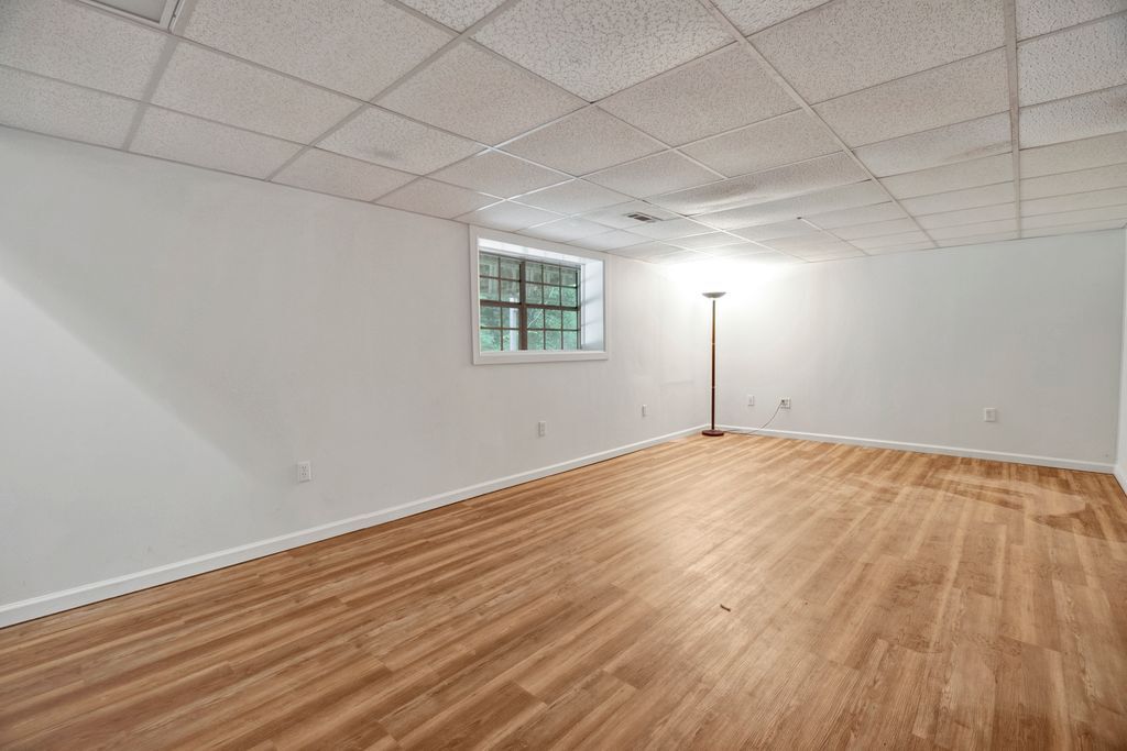 Building Photo - 3541 W Lakeside Dr