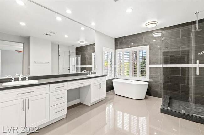 Building Photo - Recently remodeled 5 BEDROOMs/4 bathrooms,...