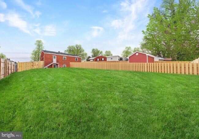 Building Photo - 3233 Apex Cir