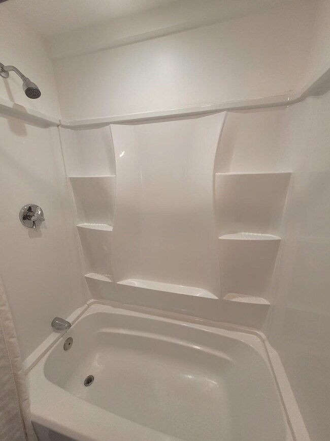 Building Photo - 23 Handy St