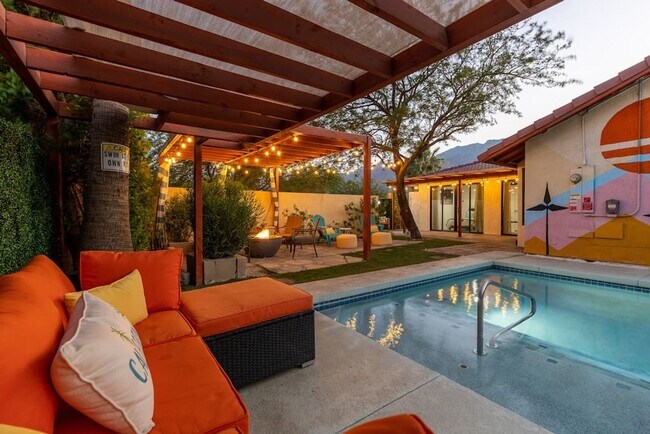 Building Photo - Beautiful fully furnished 3 bedroom home in Palm Springs (Monthly Only - No Long Term)