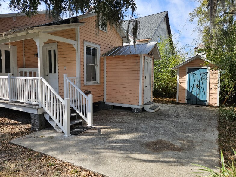 Building Photo - 816 Oak St