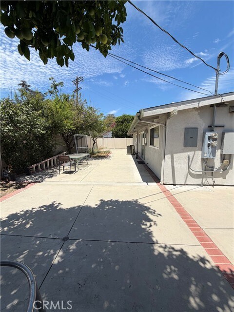 Building Photo - 22346 Hartland St