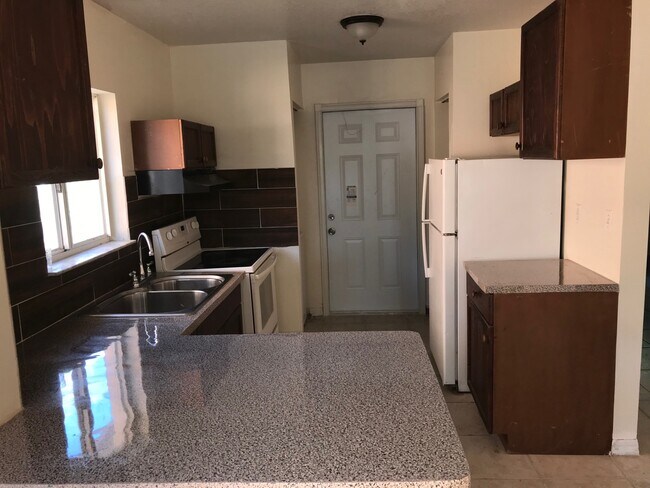 Building Photo - 917 SW 8th Pl