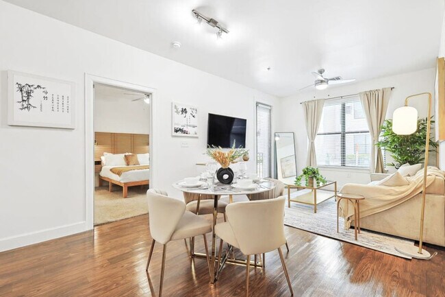 Building Photo - 5445 Town and Country Blvd