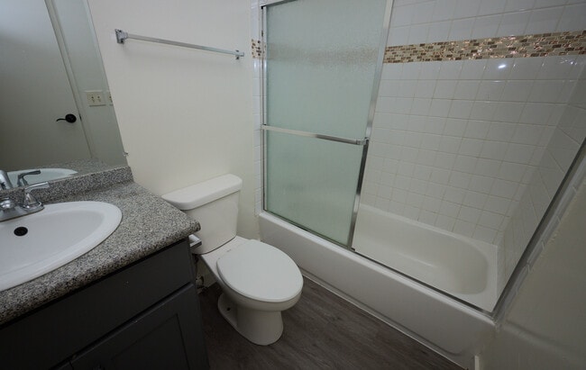 Building Photo - 943 Elden Ave