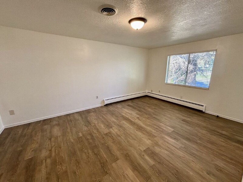 Building Photo - 495 E 2650 N