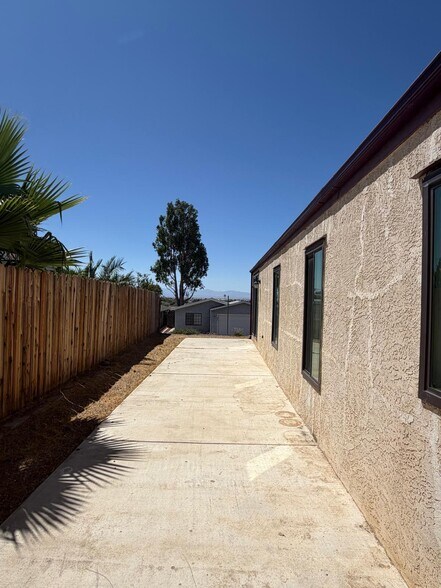 Building Photo - 2320 E Valley Vis