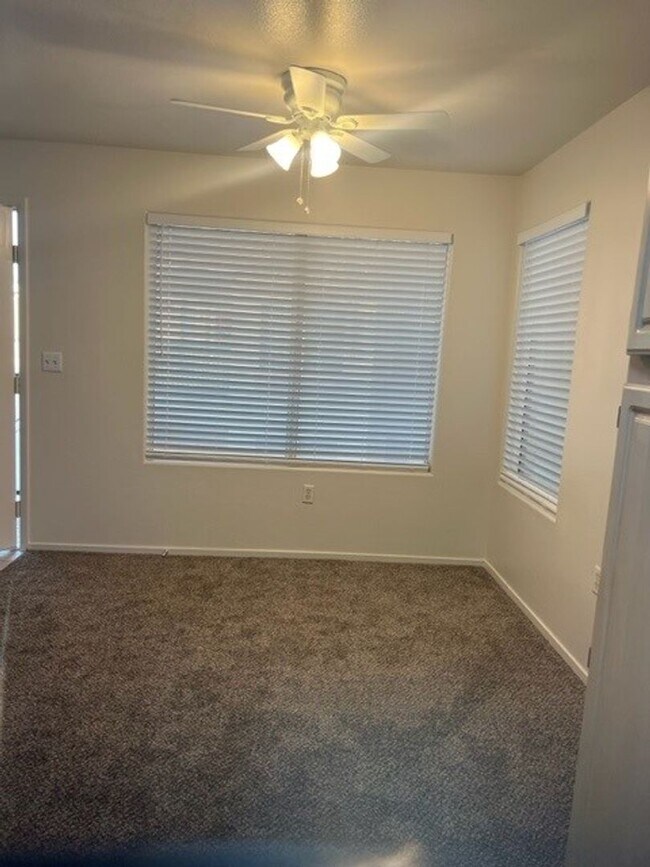 Building Photo - 5710 E Tropicana Ave