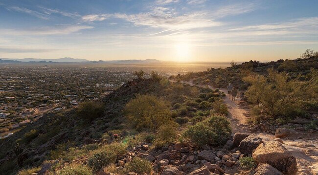 Building Photo - 4849 N Camelback Rdg Dr