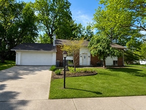 Building Photo - Large 5 Bedroom Home - West Lafayette
