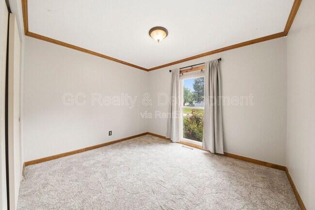 Building Photo - 938 Canterbury Dr