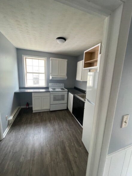 Building Photo - 913 N Main St