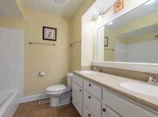 Building Photo - 3499 Sunset Dr
