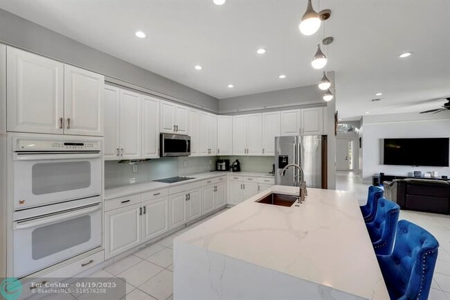 Building Photo - 19084 Skyridge Cir
