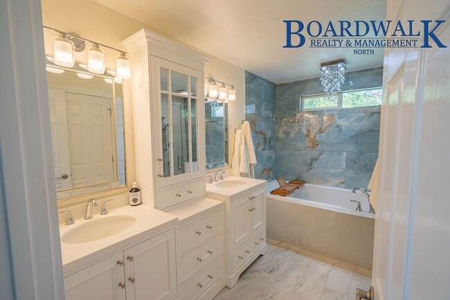 Building Photo - Main-Level 3 Bed / 2 Bath Home in Farmington