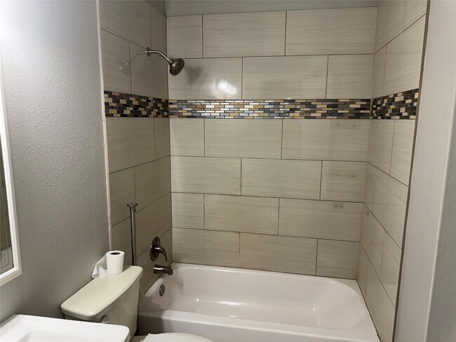 Building Photo - 14407 Alkay St