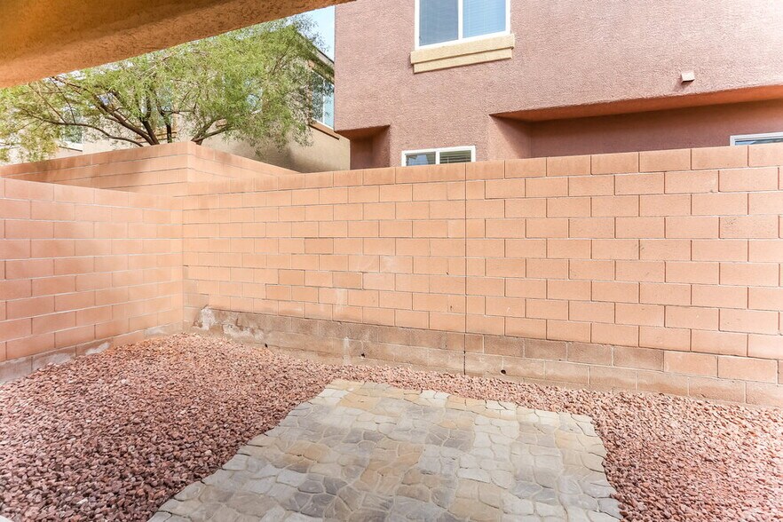 Building Photo - 9328 Golden Lad Ave