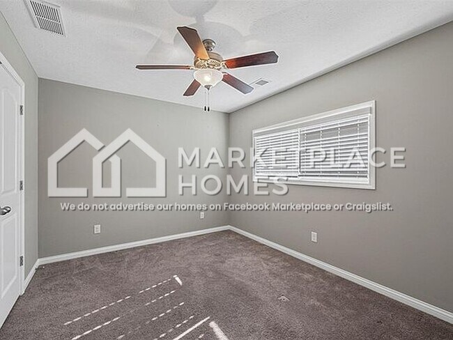 Building Photo - 554 Vining Ln