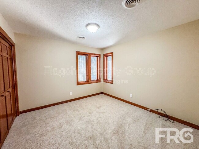 Building Photo - 1228 Forest Acres Dr