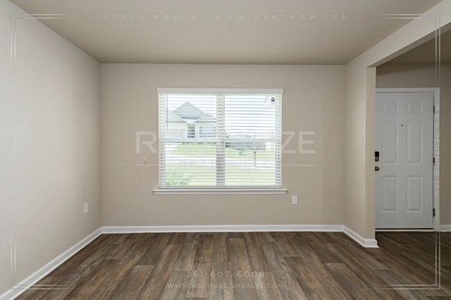 Building Photo - Stunning 2-Story House in Spanish Fort!