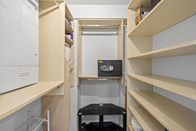 Building Photo - 10275 Collins Ave