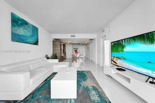 Building Photo - 460 NE 28th St