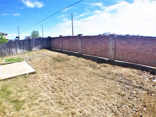 Building Photo - Great 3 Bedroom 2 Bath in Denton!