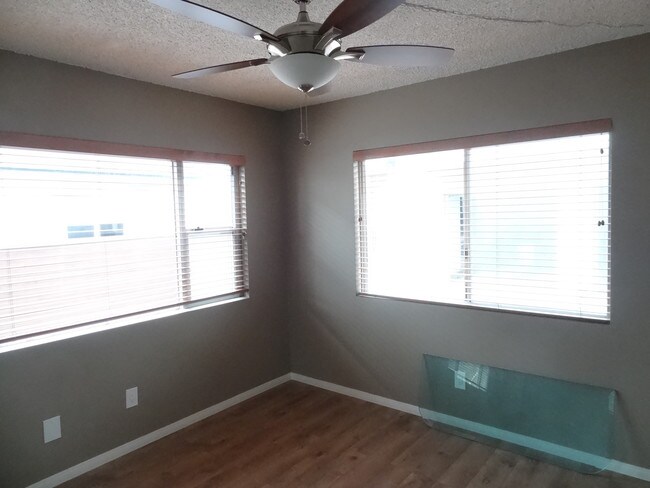 Building Photo - 653 7th St