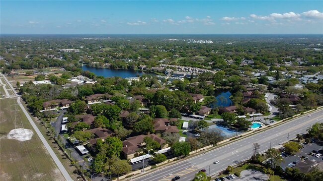 Building Photo - 2673 Sabal Springs Cir