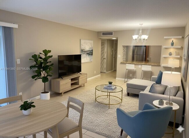 Building Photo - 2316 S Cypress Bend Dr