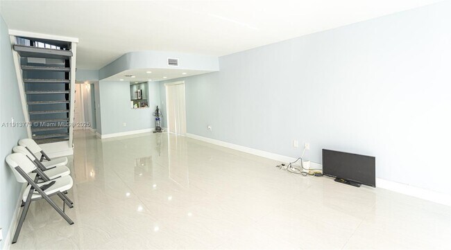 Building Photo - 1070 W 43rd Pl