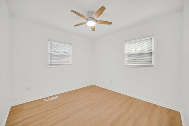 Building Photo - 3 Bedroom 1 Bathroom House for Rent!