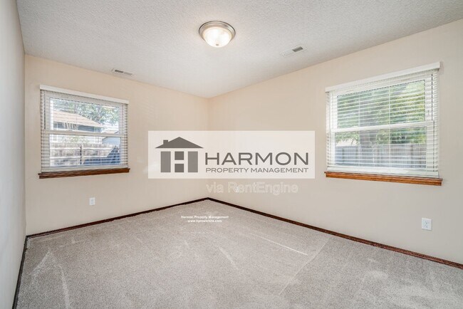 Building Photo - 2138 S Fieldcrest Cir