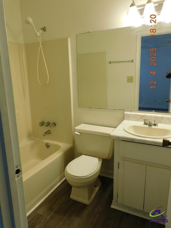 Building Photo - 1003 Greenwood Dr