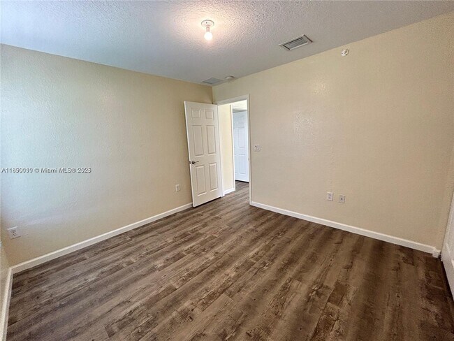 Building Photo - 7828 Parsons Pine Dr